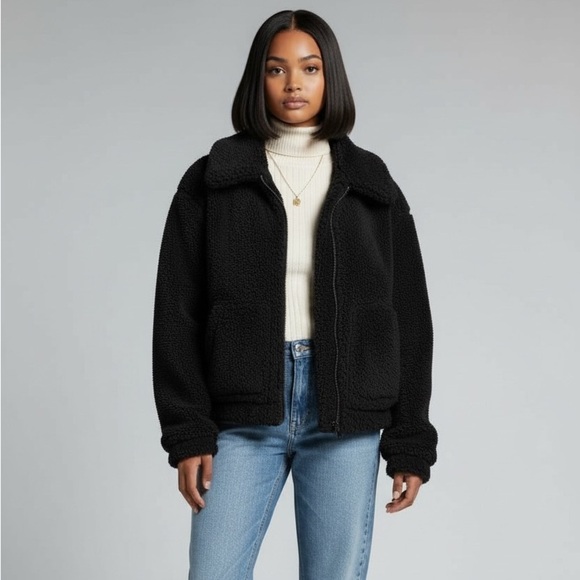 Urban Outfitters Jackets & Blazers - Urban Outfitters Cozy Black Fuzzy Sherpa Zip Jacket Women’s Medium
